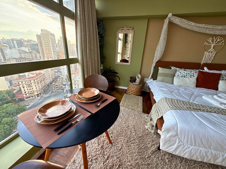 Studio para 3 c/ Cama King e Cinema - Centro SP