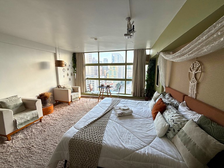 Studio para 3 c/ Cama King e Cinema - Centro SP