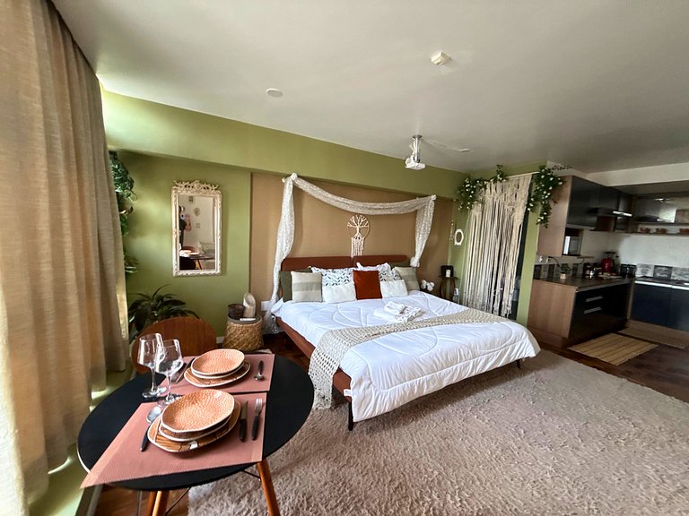 Studio para 3 c/ Cama King e Cinema - Centro SP