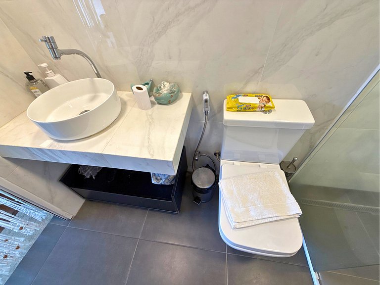 Studio para 3 c/ Cama King e Cinema - Centro SP