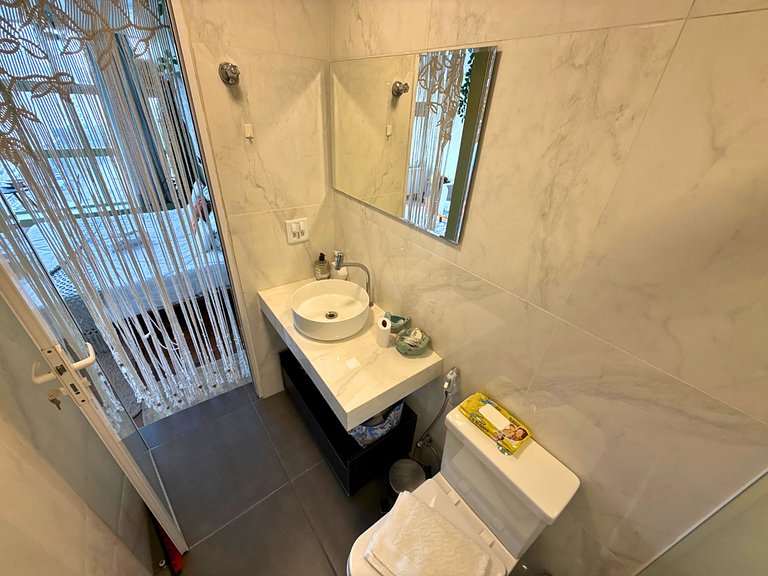 Studio para 3 c/ Cama King e Cinema - Centro SP