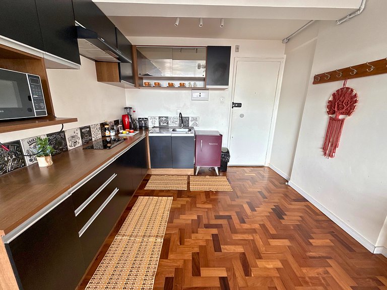 Studio para 3 c/ Cama King e Cinema - Centro SP