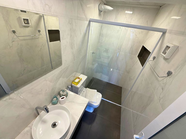 Studio para 3 c/ Cama King e Cinema - Centro SP