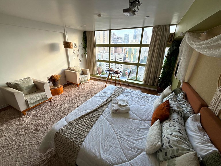 Studio para 3 c/ Cama King e Cinema - Centro SP