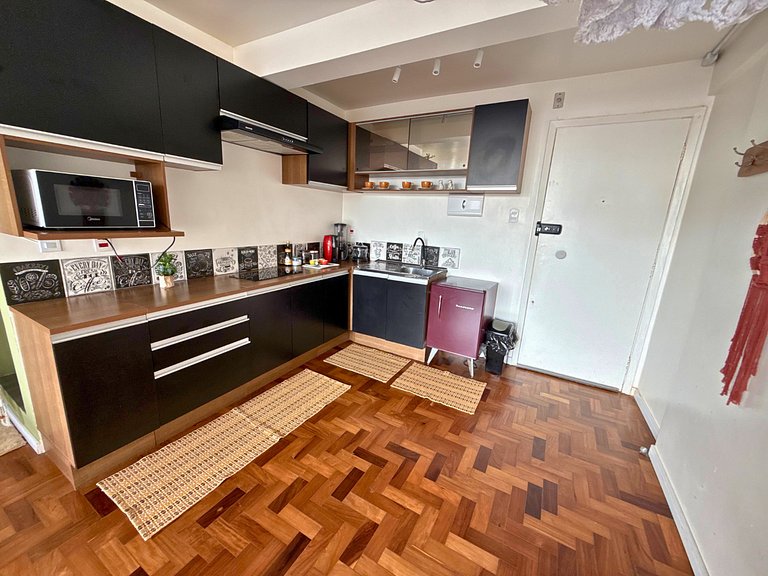 Studio para 3 c/ Cama King e Cinema - Centro SP