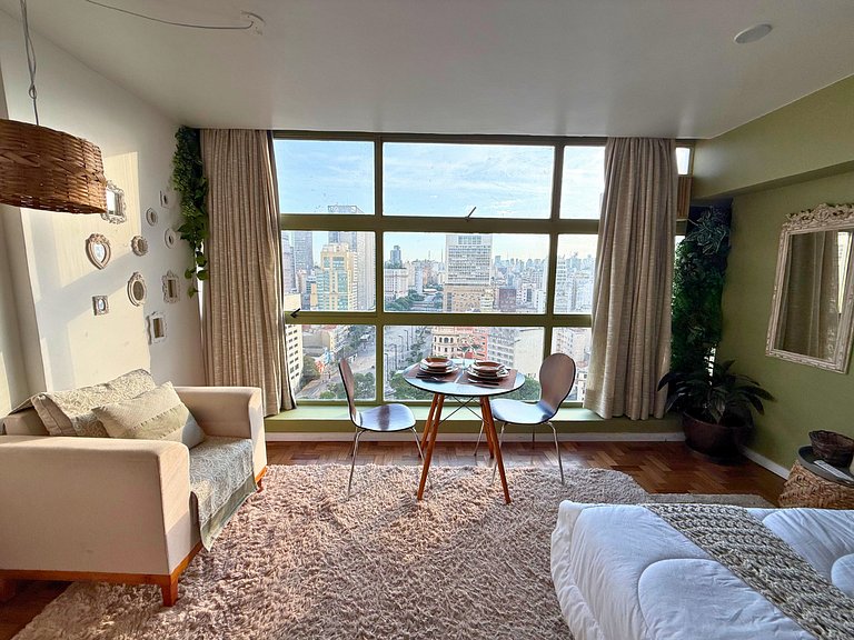 Studio para 3 c/ Cama King e Cinema - Centro SP