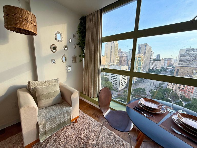 Studio para 3 c/ Cama King e Cinema - Centro SP