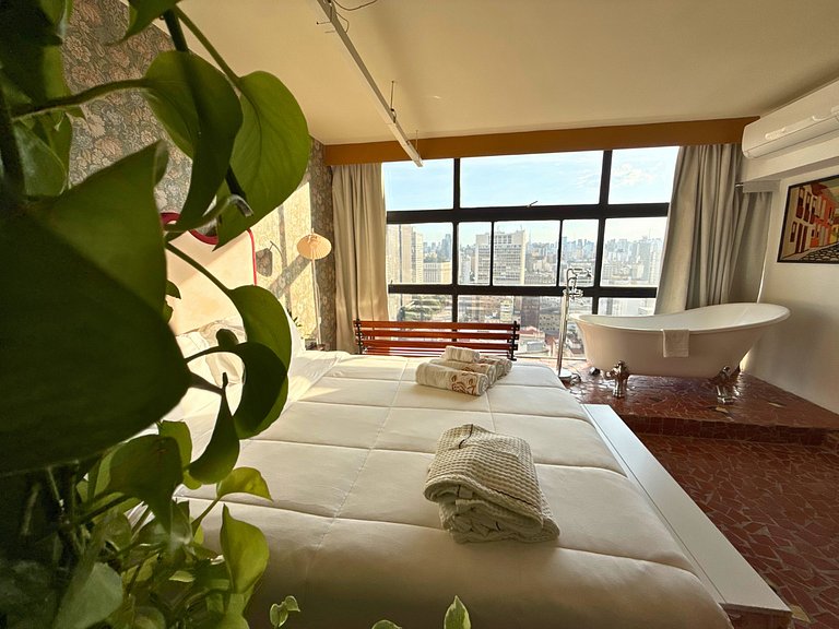 Apto Retrô com Cinema e Banheira no Centro de SP