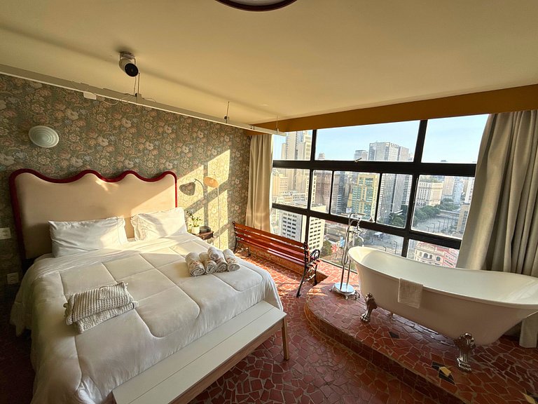 Apto Retrô com Cinema e Banheira no Centro de SP