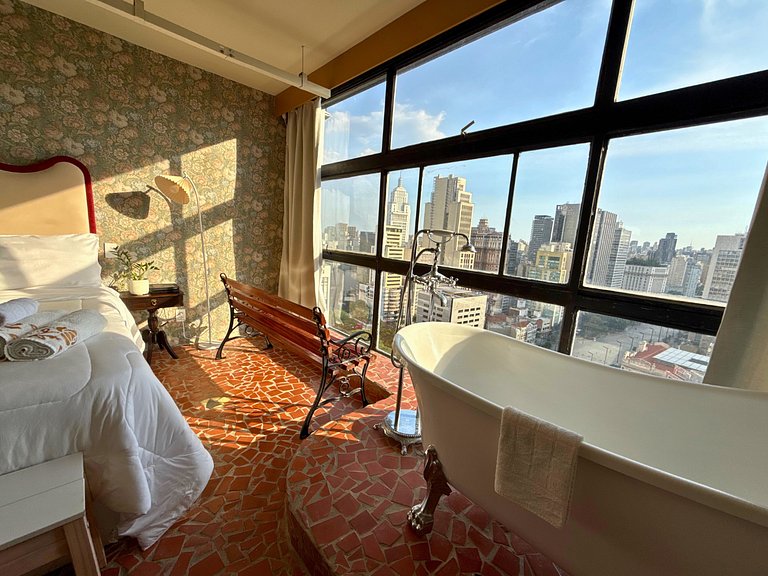 Apto Retrô com Cinema e Banheira no Centro de SP