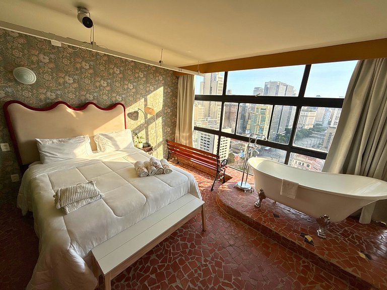 Apto Retrô com Cinema e Banheira no Centro de SP