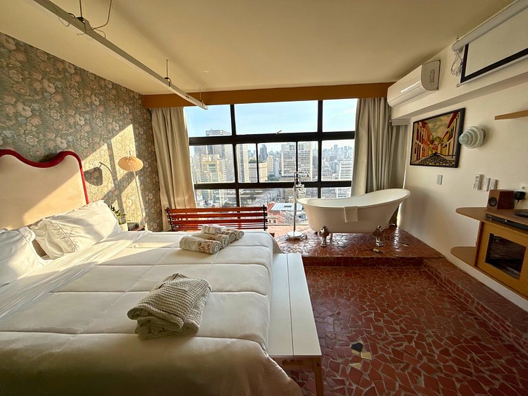 Apto Retrô com Cinema e Banheira no Centro de SP