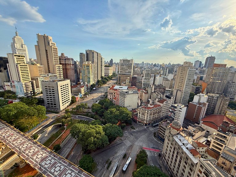 Apto Retrô com Cinema e Banheira no Centro de SP