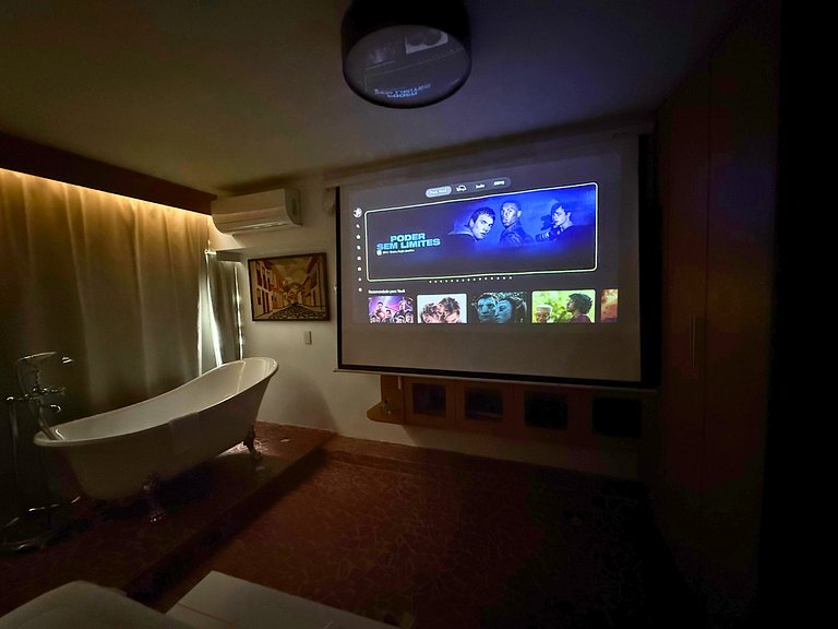 Apto Retrô com Cinema e Banheira no Centro de SP