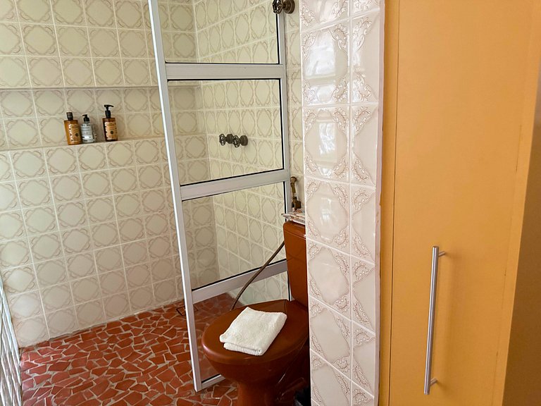 Apto Retrô com Cinema e Banheira no Centro de SP