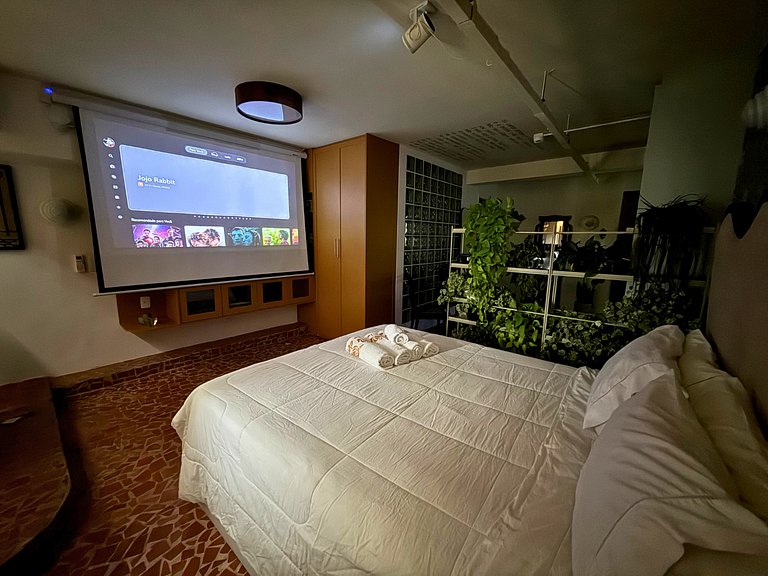 Apto Retrô com Cinema e Banheira no Centro de SP