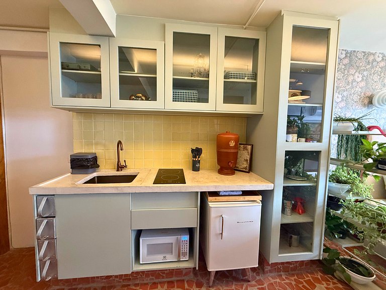 Apto Retrô com Cinema e Banheira no Centro de SP